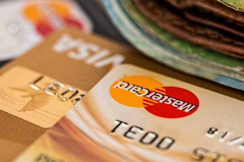 Banks offer savings accounts for expats and international customers