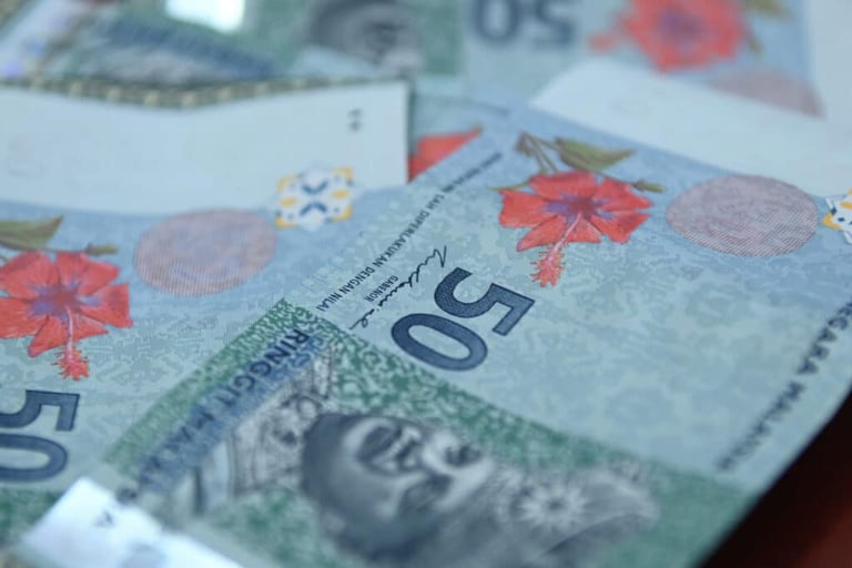 how to retire in malaysia currency