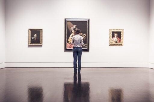 Investing in fine art through Masterworks can be a simple endeavor, but there are a lot of things to consider. | Photo: Pixabay