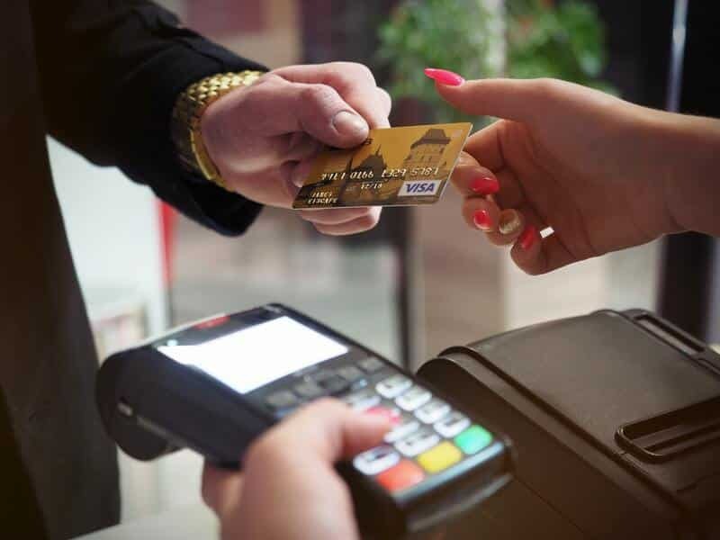 Banks in Antigua and Barbuda offer clients many types of bank accounts as options for their transactions. Photo by energepic.com