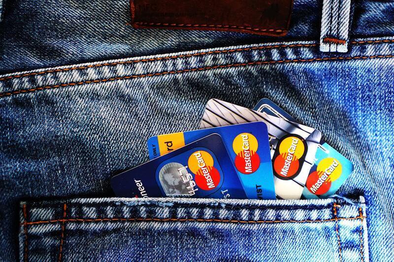 Banks in St. Vincent and the Grenadines offer various financial services including credit cards. Photo by Pixabay