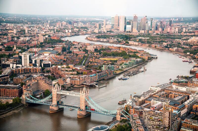 Know how to relocate to the UK from South Africa from this guide. Photo by Sander Crombach&nbsp;on Unsplash