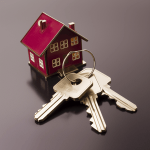 Can expats in Ecuador buy property