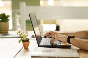 DBS Vickers Securities, under DBS Bank, offers a financial trading platform designed to simplify the investing experience.