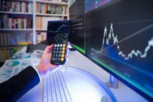 Finding the right online trading platforms for expats in China can be a daunting task, as even the matter of getting money out of the country can be quite complex.