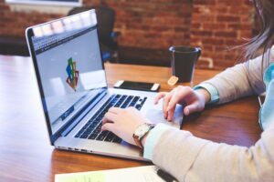 Fidelity Adviser Solutions is an independent platform for investment and retirement services, specializing in giving long-term client outcomes without external shareholder pressures.