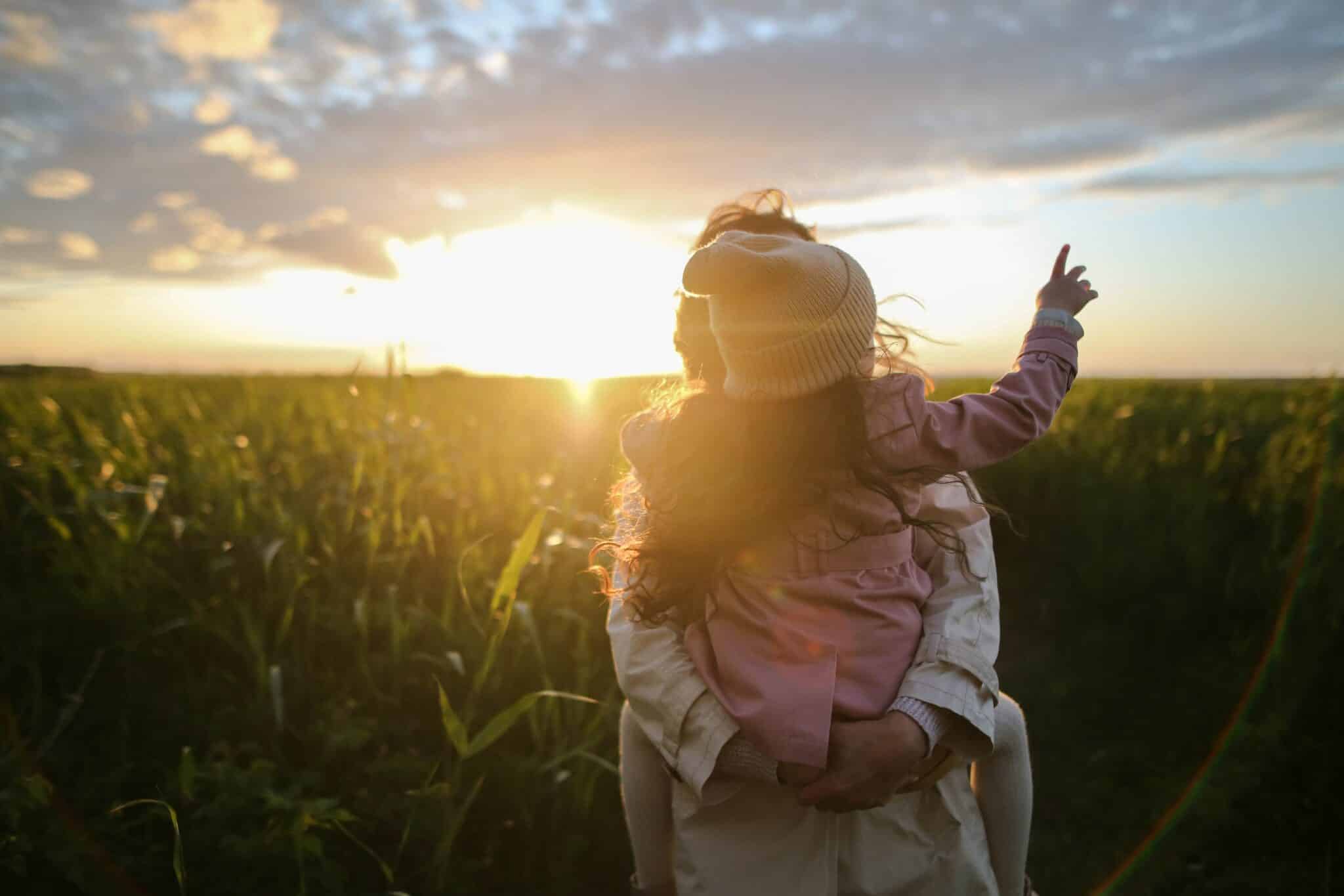 The Ultimate Single Parent's Guide To Moving Abroad 2022