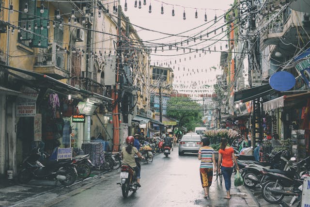 Investing in real estate is a proven strategy for building wealth, and Vietnam real estate is emerging as a hot new trend for savvy investors. With its rapidly growing economy, favorable investment climate, and attractive property market, Vietnam is becoming a top choice for those seeking solid returns.