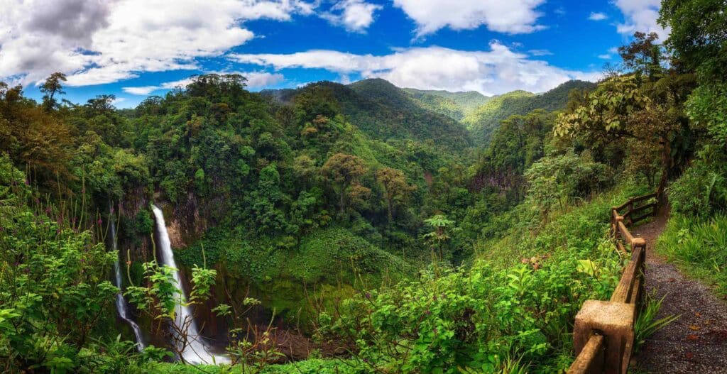 Catarata del Toro waterfall