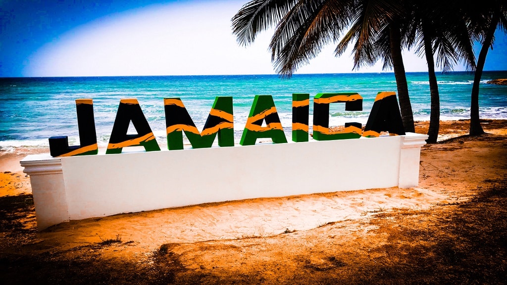 Expat financial advisor in Jamaica