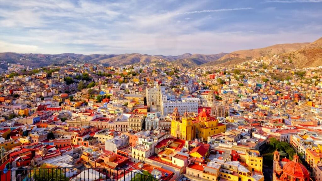 Living In Mexico: A Guide To Moving And Retiring In Mexico