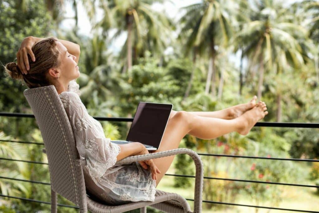How To Invest As A Digital Nomad