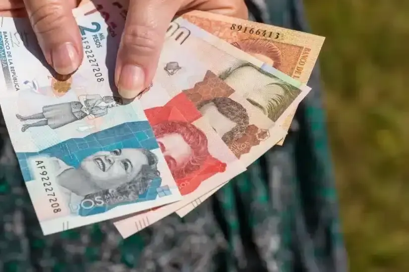 retire in colombia pesos