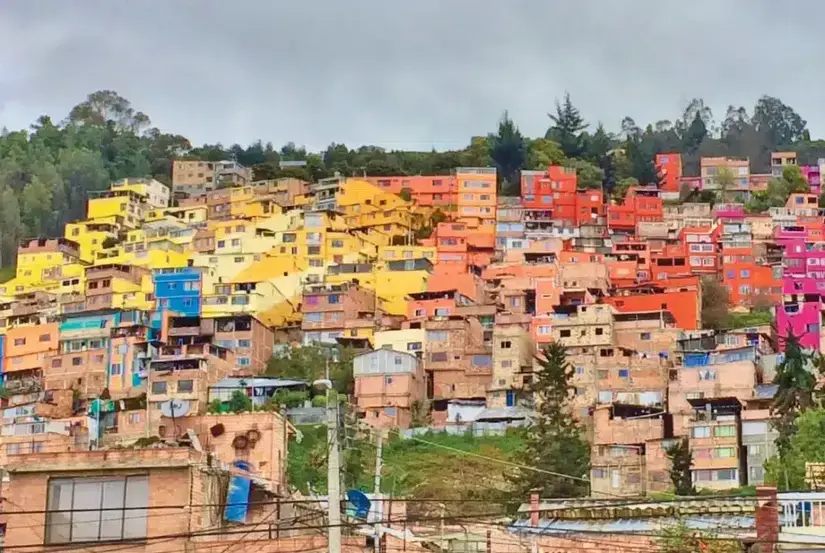 retire in colombia housing