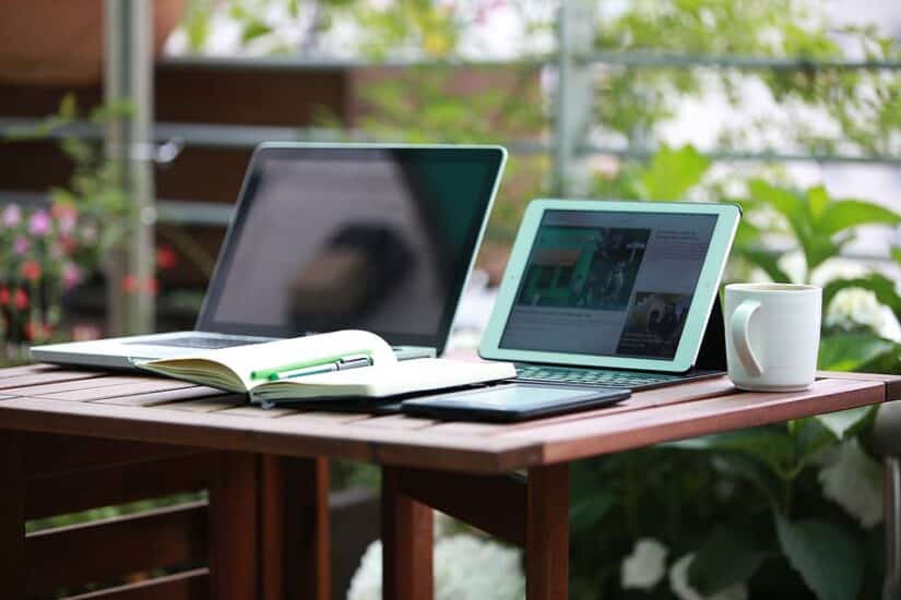 cup desk digital nomad gadgets scaled