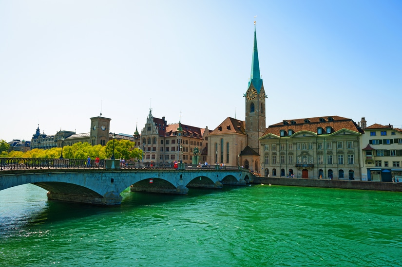 moving to zurich guide for expats.Image by valuavitaly on Freepik