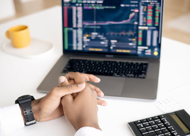 Best Investments for Expats in 2025