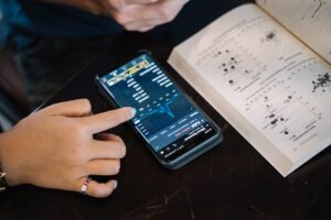 Best Investment Platforms for Expats