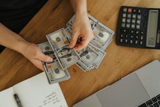 Income Investing vs Growth Investing: Which is better?